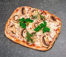 Пицца с грибами и сыром