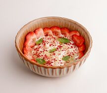 Страчателла с клубникой