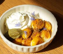 Мини-сырники с фисташковой пастой