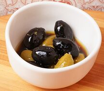 Оливки, маслины, цедра лимона