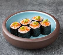 Маки с лососем