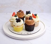Ассорти капкейков из фермерских продуктов