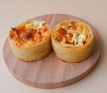 Киши с фермерским козьим сыром и вялеными томатами