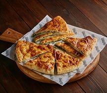 Хачапури со шпинатом и сыром