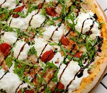 Пицца Томатная со страчателлой