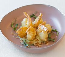 Королевские креветки с соусом сгущенка-васаби