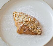 Круассан миндальный