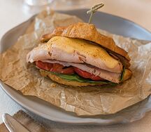 Круассан с индейкой