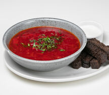 Борщ с бородинским хлебом