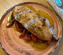 Куриная грудка с овощами