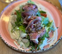 Салат с ростбифом