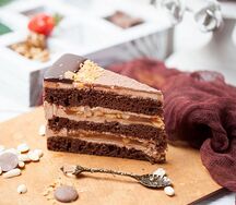 Торт Сникерс