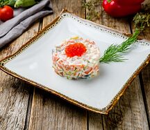 Салат Оливье с семгой