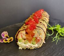 Горячий Кинг ролл с лососем