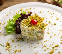 Оливье с куриным филе