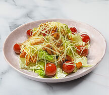 Салат Цезарь с курицей