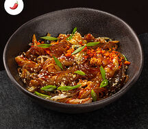 Сингапурская лапша с кальмаром и курицей