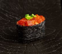 Гункан с тунцом