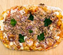 Тунец с луком Пиццетта