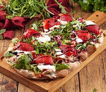 Бурратта с клубникой Пицца