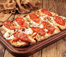 Пеперончино (острая) пицца