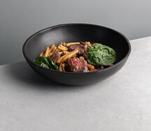 Паста казаречче в соусе из черного перца с говядиной