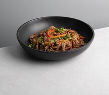 Лапша гречневая с говядиной по-азиатски 