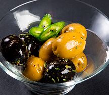 Маслины, оливки