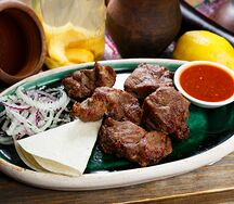 Шашлык из cвинoй шейки