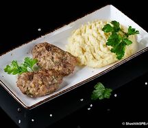 Котлеты из телятины с пюре