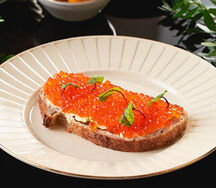 Open sandwich с красной икрой