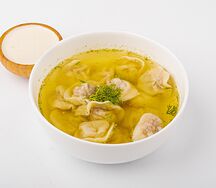 Пельмени с бульоном