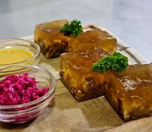 Холодец с хреном и горчицей