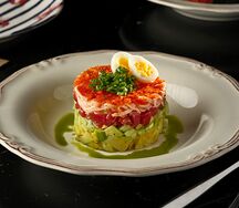 Фирменный крабовый салат
