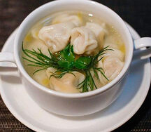 Пельмени с бульоном
