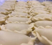 Вареники с картофелем и обжаренным луком 