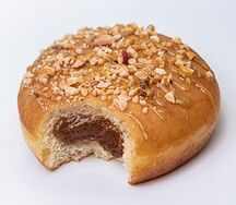 Пончик Caramel & Peanuts
