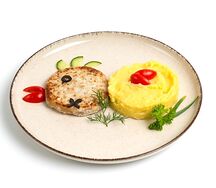 Котлета с картофельным пюре