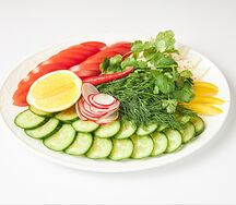 Овощная нарезка с брынзой