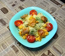 Салат Цезарь с курицей