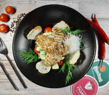 Салат Цезарь с курицей