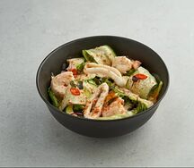 Зеленый салат с морепродуктами