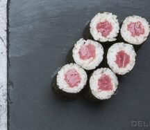 Ролл с тунцом