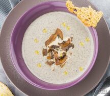 Крем-суп с грибами и гренками