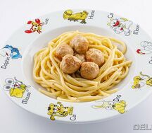 Спагетти с куриными фрикадельками в сливочном соусе