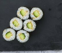 Ролл с огурцом