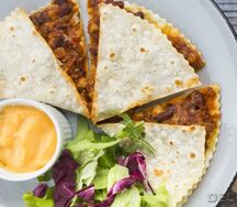 Кесадилья с курицей и фасолью