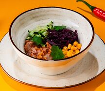 Салат со свининой и пряным рисом