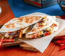 Кесадилья с грибами и картофелем