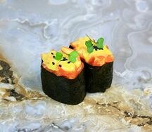 Лосось с соусом из манго